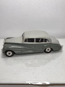 Vintage Dinky Toys Rolls Royce Silver Wraith Car Diecast # 150  - Picture 1 of 6
