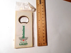 Heineken Premium Light Lager Bierflaschenöffner magnetische Kühlschranktasche NEU - Bild 1 von 3