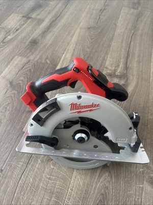 Milwaukee M18 Brushless 7-1/4" Circular Saw - Gray/Red - Image 1 of 4