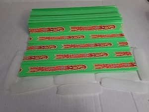 Mattel Hot Wheels Flames Green 20 Straight Track Pieces And 10 Connectors - Picture 1 of 6