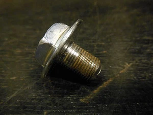 1981 YAMAHA XT250H XT 250 H XT250 TOP TRIPLE CLAMP TREE TOP NUT - Picture 1 of 1