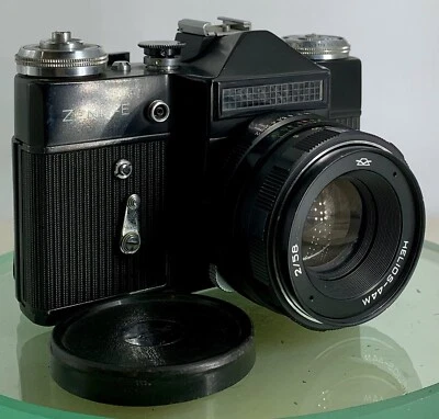 Очень редкая ZENIT E точка и снимать пленочная камера + Helios-44M объектив + черный + проверено-337 - Изображение 1 из 4