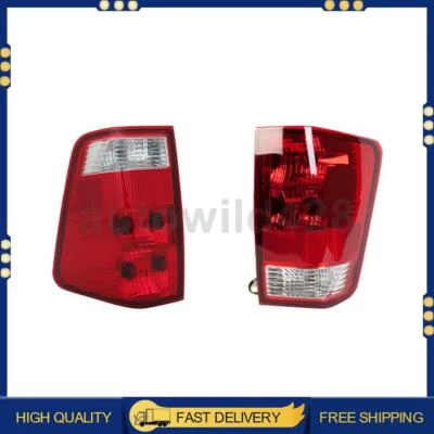 Conjunto de luces traseras izquierda derecha 2 piezas Tyc para Nissan Titan 2004 2005 2006 2007 Foto 1 de 4