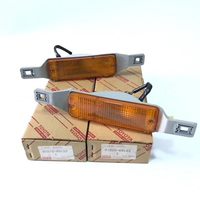 丰田 HILUX RN40 LN40 前停车转向信号灯 正品零件 NOS JP — 第 1/4 张图片
