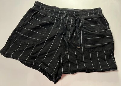 Pantalones cortos Time And Tru para mujer negros con rayas blancas medianos (8-10) de lino y rayón Foto 1 de 4