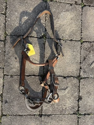 Halter de cuero para caballos usado resistente Foto 1 de 4