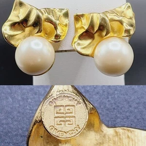 Pendientes de colección Givenchy Paris New York hoja y perlas de imitación clip en alta costura - Imagen 1 de 10