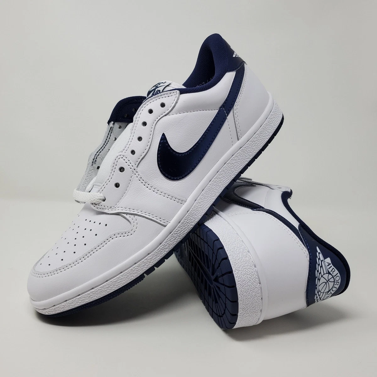 セール☆Jordan 185 Low “llic Navy” Jordan 11 Retro Low Navy Gum