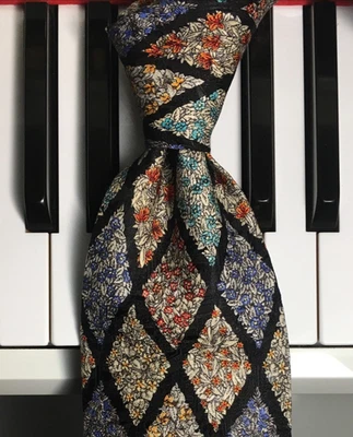 Corbata de seda italiana a cuadros diamantes con patrón de flor pequeña multicolor LANVIN/de colección Foto 1 de 4