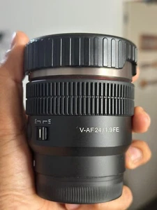 Samyang V-AF 24mm T1.9 Cine Lens for Sony FE Mount - Picture 1 of 6