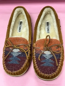 NEW-Minnetonka Tilia- Women's -Moccasin - 40153 Brown Multicolored Slippers- 9M. - Picture 1 of 15