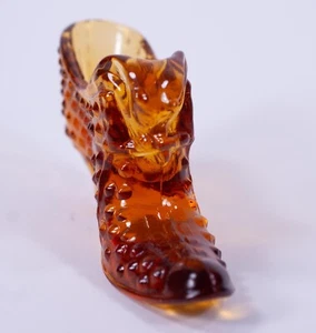 Fenton AmberHobnail Milk Glass Cat in Slipper Shoe 3995 1962 - Picture 1 of 5