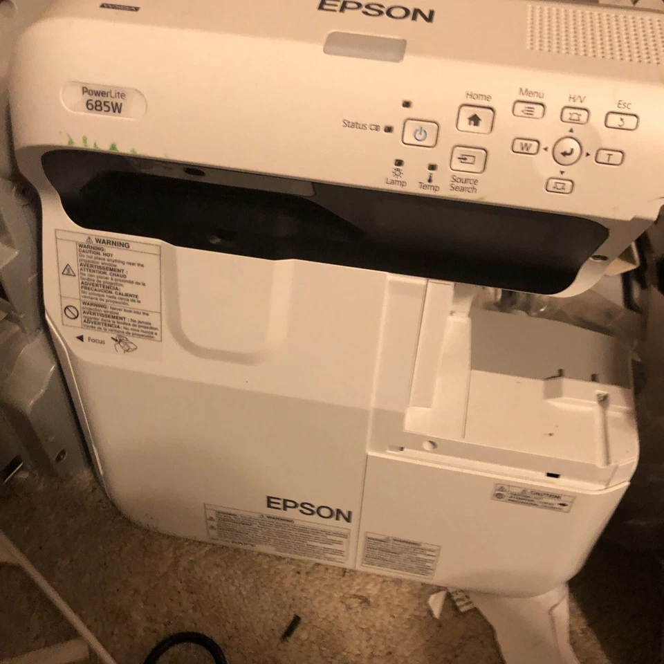 Epson PowerLite 685W - 3LCD projector - ultra short-throw - Image 1 of 4