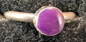 Anello vintage Navajo donna punta/bambino argento sterling pietra sugilite misura 0,5 - Foto 1 di 5