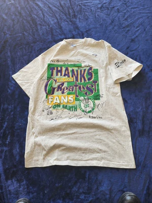 Etiqueta Salem L Grial Boston Celtics de colección Deadstock gracias por los mejores fanáticos  Foto 1 de 4