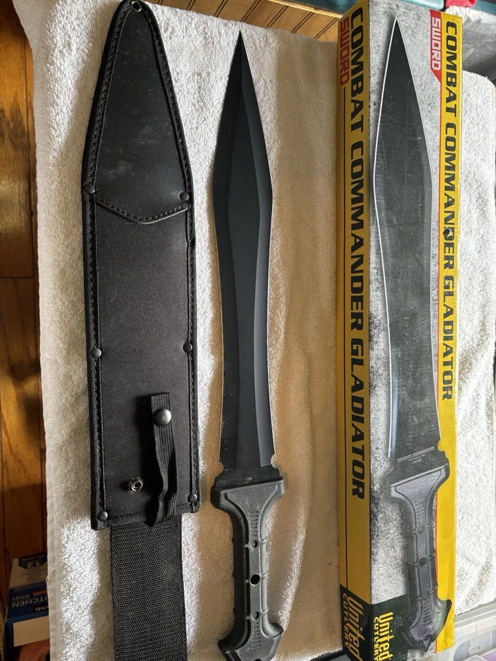 Combat Commander Gladiator Sword by United Cutlery with Scabbard - Image 1 of 1