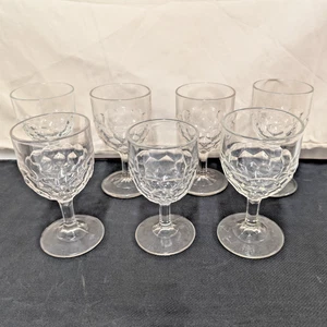 EAPG - Copas de agua de vidrio prensado en panal - Lote de 7 - Imagen 1 de 7