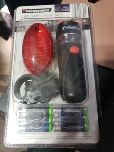 Bikemate LED Bike Light Set NEW!! Front And Rear Light - Batteries Included - Picture 1 of 2