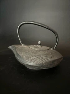 ANCIENNE THEIERE EN FONTE JAPONAISE - Picture 1 of 4