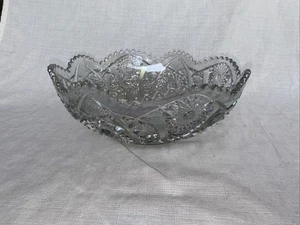Vintage Pressed Cut Saw Toothed Scalloped Edged Glass Bowl - Picture 1 of 12