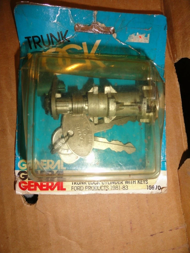 1981 1982 1983 FORD GRANADA WAGON MERCURY COUGAR TRUNK LOCK CYLINDER W/ KEYS - Image 1 of 2