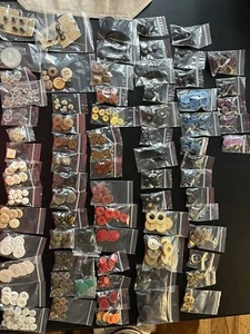 Large vintage button lot, glass, wood and metal - Picture 1 of 14