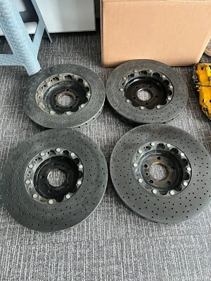 Mclaren 碳纤维陶瓷碟片和制动器套装 状况良好 — 第 1/4 张图片