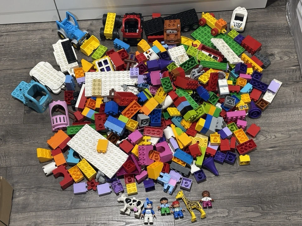 Lote de piezas Lego Duplo de 9 lb 5 oz - Coches figuras camiones princesa y más Foto 1 de 1