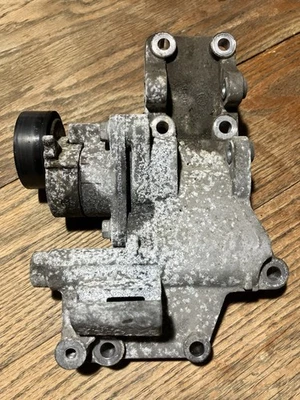 Dodge Jeep Chrysler 2007-2020 1,8 L 2,0 L 2,4 L soporte de alternador con tensor OEM Foto 1 de 4