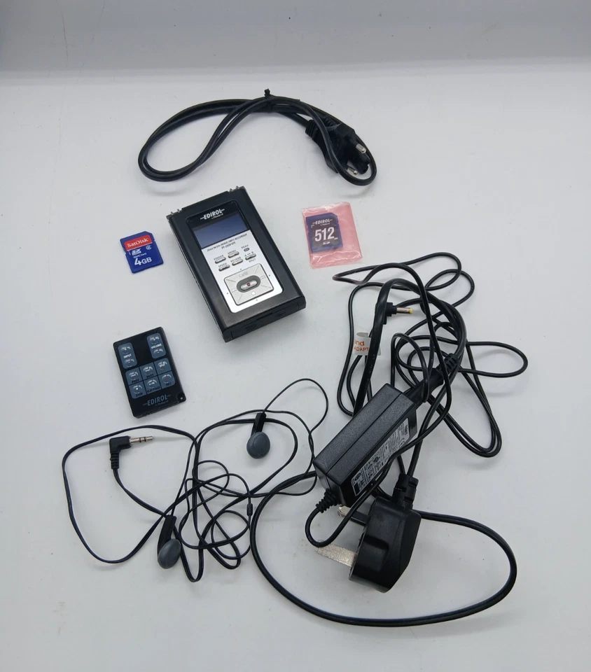 Edirol Roland R-09HR | High-Resolution WAVE/MP3 sound recorder - 4GB SD  Card - Image 1 of 4