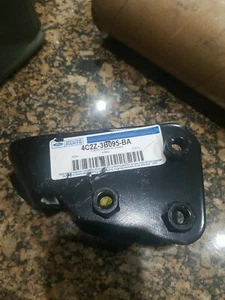 FORD  MOTOR COMPANY GENUINE PARTS RADIUS ARM BRACKET PART # 4C2Z-3B095-BA - Picture 1 of 4