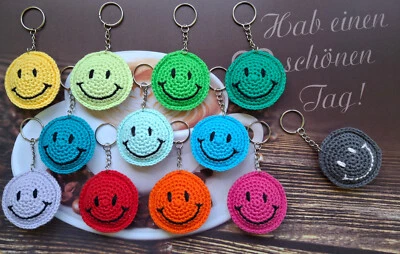 Smiley Schlüsselanhänger/Taschenbaumler, gehäkelt - Bild 1 von 4