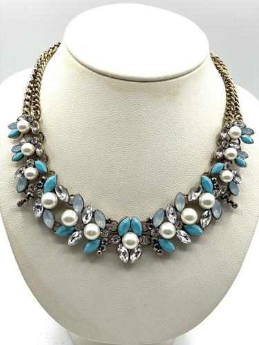 VETEMENTS Collana perle finte tono oro strass finti turchesi dichiarazione moda