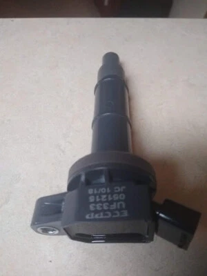 UF333 For 2001-12 Toyota Camry Lexus Scion 1.8L 2.4L L4 C1330 Ignition Coil - Image 1 of 3