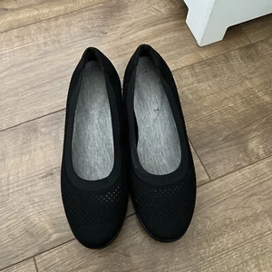 CLARKS WOMENS BLACK SUEDE SLIP ON COMFORT FLAT SHOES BALLERINAS SIZE 5 E - Picture 1 of 3