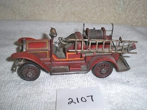 Vintage Red Metal Fire Truck Vehicle w/ Ladder & Hose SV-W524 M-4 - Bild 1 von 5