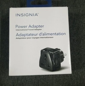 Insignia International Travel Power Adapter - Bild 1 von 4