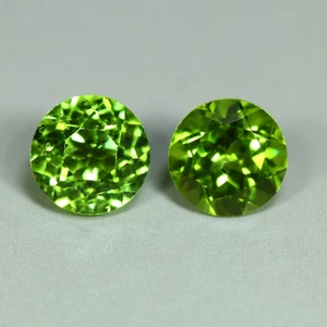 2.22 Cts_Matching Pair_6 MM_100 % Natural Unheated Green Peridot_Pakistan - Picture 1 of 3