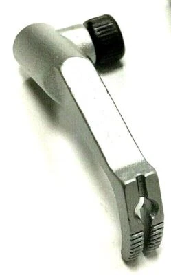 2X KP367-081 Feeding  Foot with Teeth 4.5mm Wide For Durkopp Adler 367 etc - Image 1 of 3