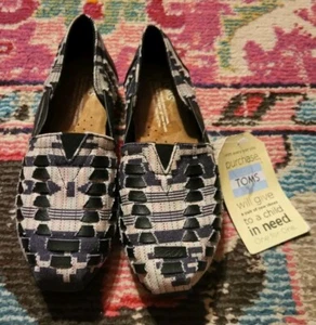 NEU NEU MIT ETIKETT Toms schwarze mehrfarbig gewebte flache Damen-Slipper Größe 5 klassisch schick - Bild 1 von 6