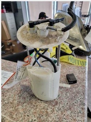 FUEL PUMP 2013-2015 LEXUS GS450H - Image 1 of 4