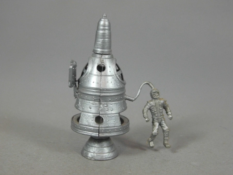 Automobili: Veicoli Spaziale Ue 1977/78 - Weltraumkapsel Con Astronaut (Argento) - Immagine 1 di 1