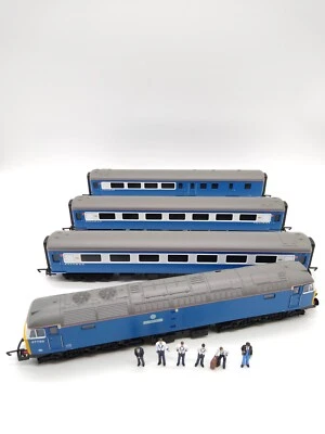 Hornby Blue Pullman Class 47 Co-Co Diesel & Coaches & Figures- (Unused)Mint Cond - Image 1 of 4
