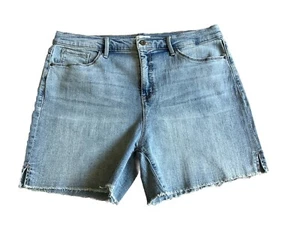 JESSICA SIMPSON womens stretch denim shorts,faded Frayed Hem size 14 Blue Color - Picture 1 of 5