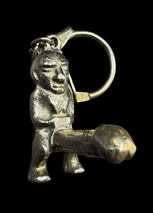 Vintage Schlüsselanhänger Erwachsene Penis Metall Silber Vintage Neuheit Knebel 1" - Bild 1 von 7
