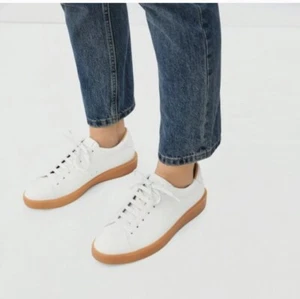 Everlane ReLeather Gum Bottom Tennis Shoe Women Size 5.5 Men 3.5 Fashion Sneaker - Picture 1 of 16