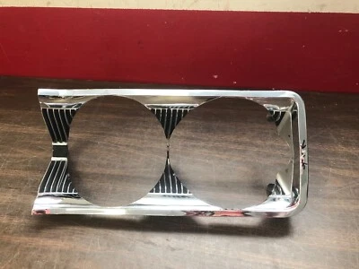 Buick Wildcat 1965 bisel de faros LH  Foto 1 de 4