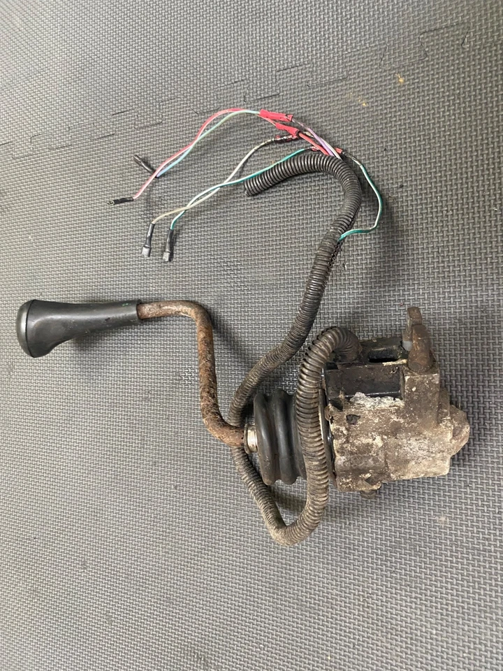 Palanca de cambios manual Polaris Explorer 400 98 4x4 Foto 1 de 4