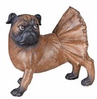 Hundestatue Mops mit Röckchen – Chateau des Carlins