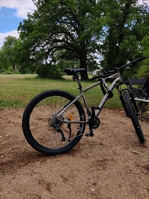 Decathalon rockrider ST 540 + accessories  - Bild 1 von 4